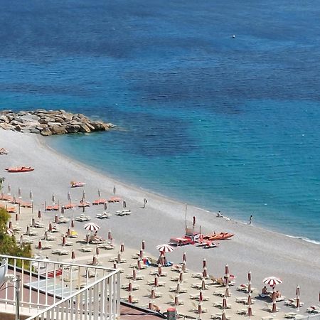 Una Finestra Sul Mare Home 1 Bergeggi Exterior photo