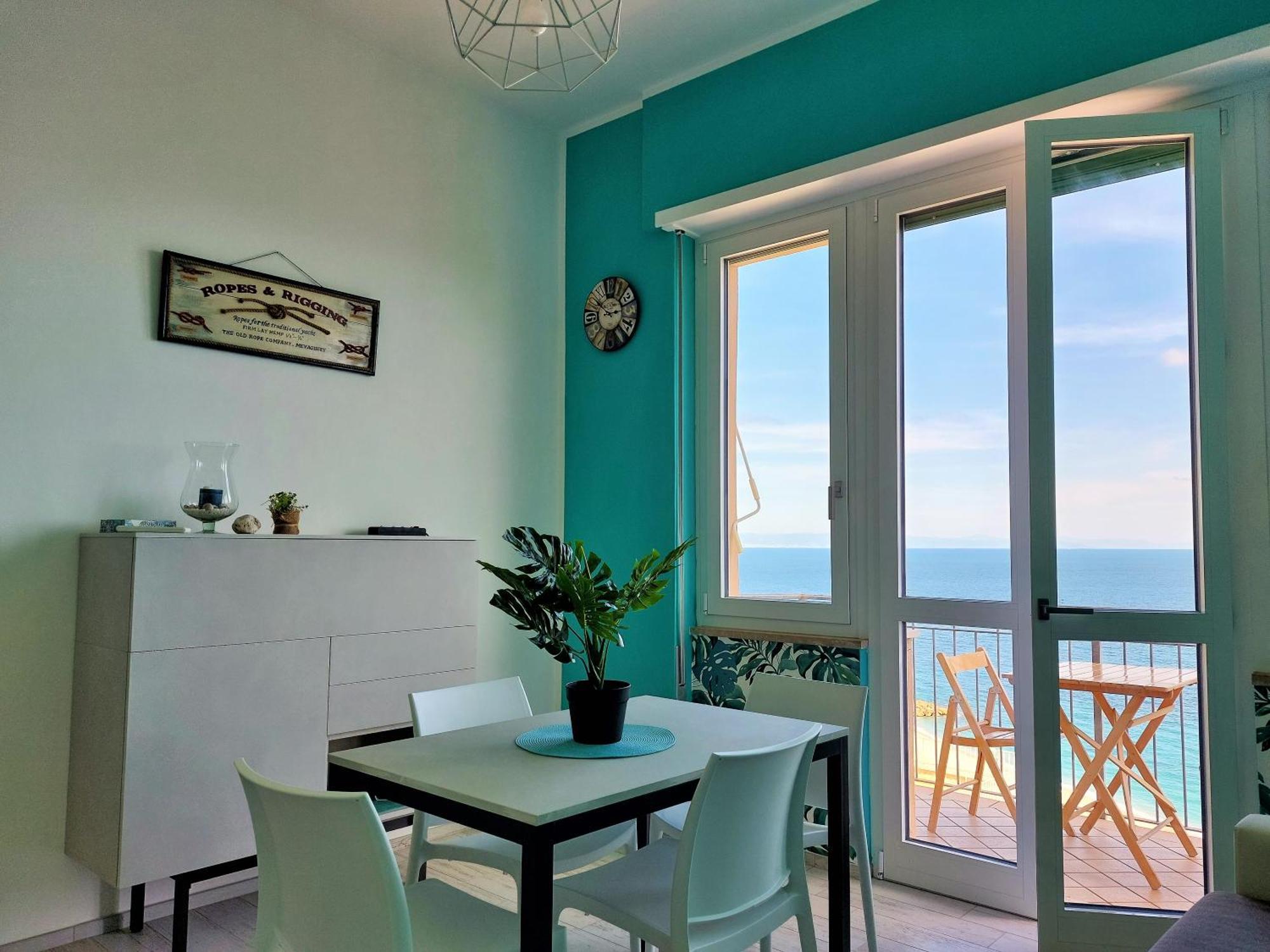 Una Finestra Sul Mare Home 1 Bergeggi Exterior photo